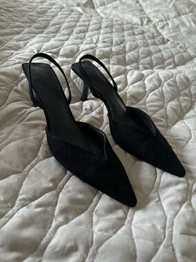 Black Suede Style Pointed Toe Slingback Kitten Heels Quiet Luxury Chic Sz 9.5